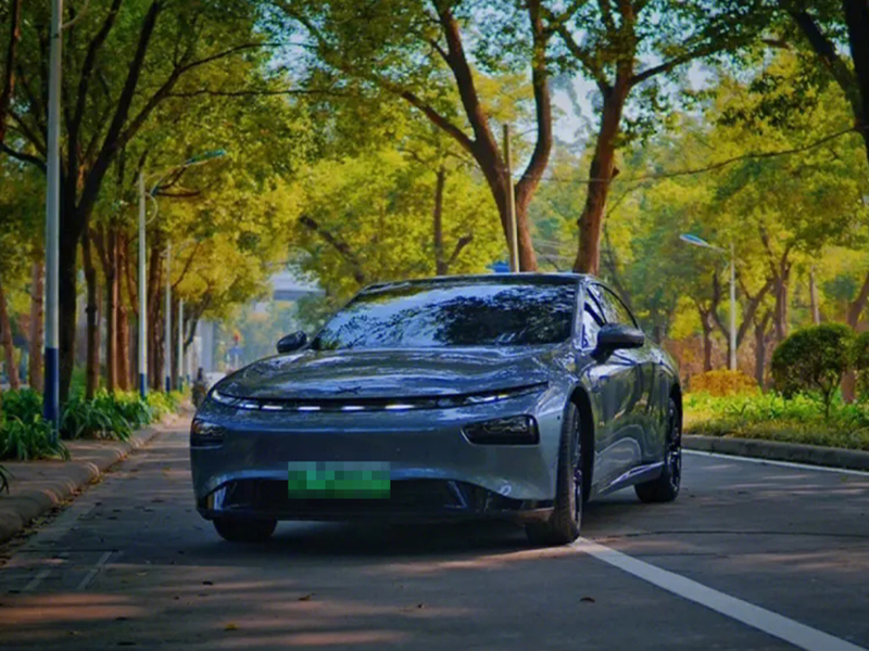 何小鹏:加快智能网联汽车和自动驾驶立法工